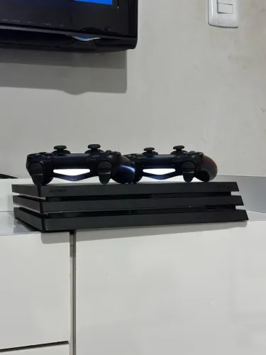 Ps4 PRO 1TB + 10 JOGOS + 2 CONTROLES