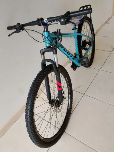 Bike em Alumínio aro 29 otima