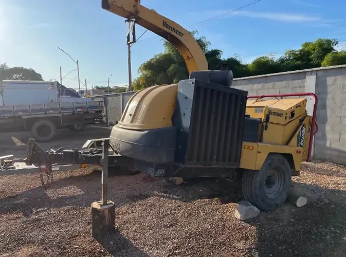 TRITURADOR DE GALHOS E RESIDUOS VERMEER