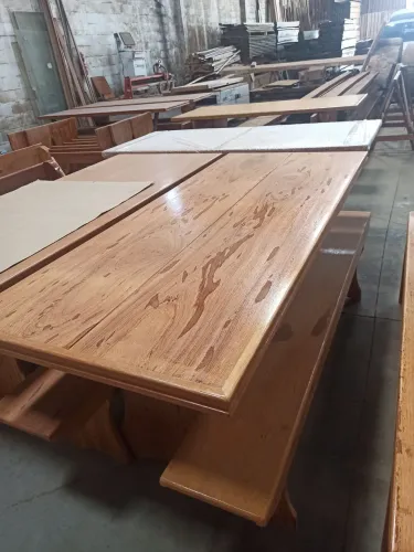 Mesa de madeira maciça de angelim,2 metros de comprimento