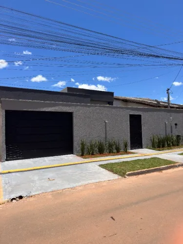 Linda casa no setor Monte Azul - SenadorCanedo