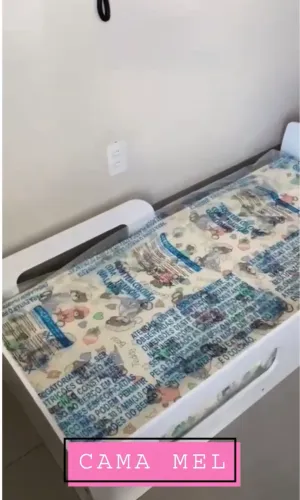 Cama montessoriana infantil