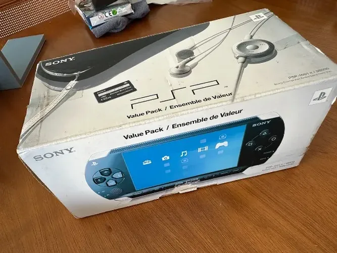 Videogame portátil PSP 1001K Value Pack desbloqueado completo na caixa, para colecionador.