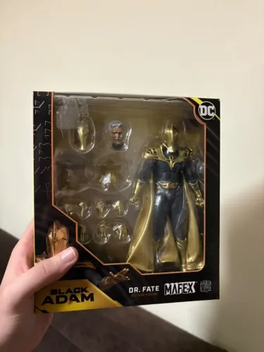 Mafex Senhor Destino / Doctor Fate DC Black Adam