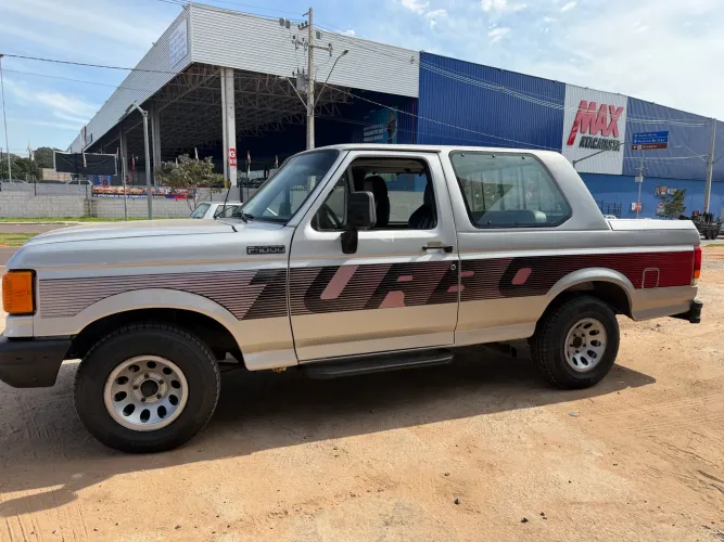 Ford F-1000 Super Serie CE 4.9/3.6 1995