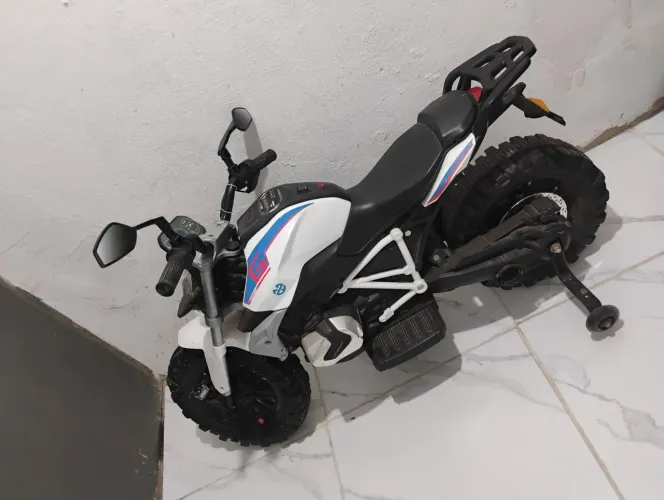 Moto elétrica infantil Ducati Monster 12v Branca