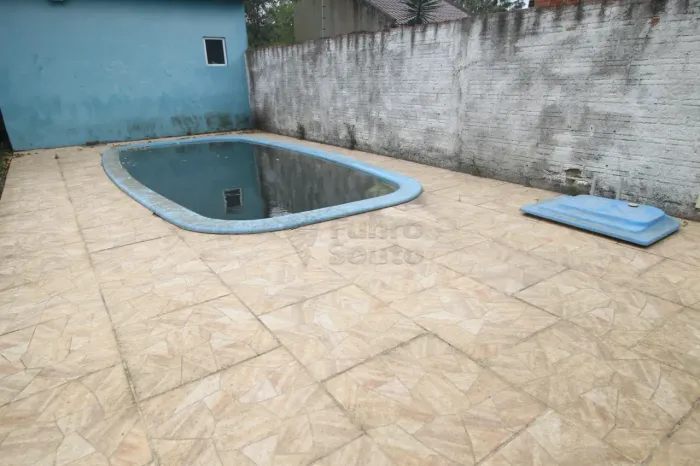 Casa no Bairro Fragata em Pelotas, próximo ao Supermercado Nicolini