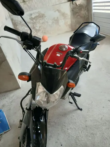 Moto pouco rodada! Nada a fazer, só pegar e andar!