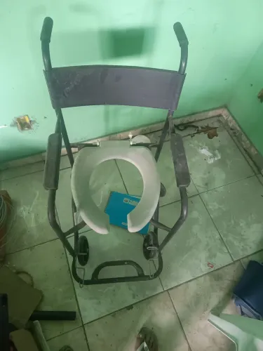 Cadeira de banho higiênica 