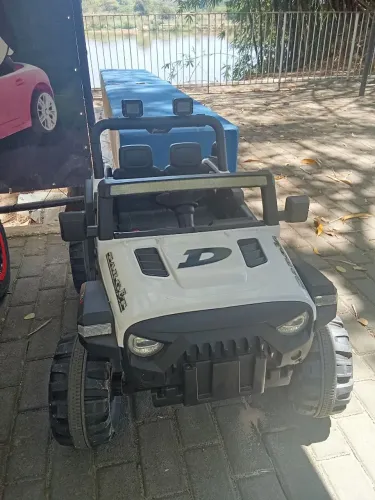 Vendo carro elétrico brinquedo