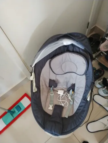 Cadeira de balanço infantil 