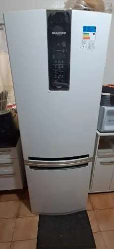 Geladeira Brastemp Inverse BRE59ABBNA10