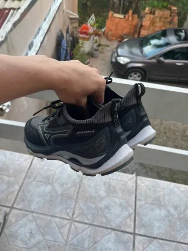 Tênis mizuno wave mirai 4