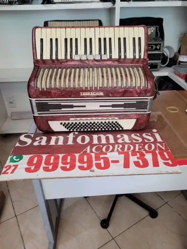 Acordeon Todeschini Super 5 80 Baixos Vermelha