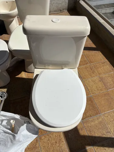 Vaso sanitário com caixa acoplada