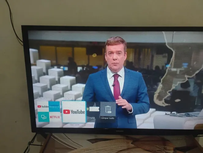 Vendece uma tv 32 smart praticamente nova