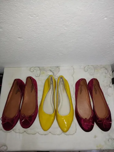 3 pares de sapatilha 