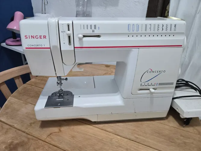 Máquina de costura doméstica 