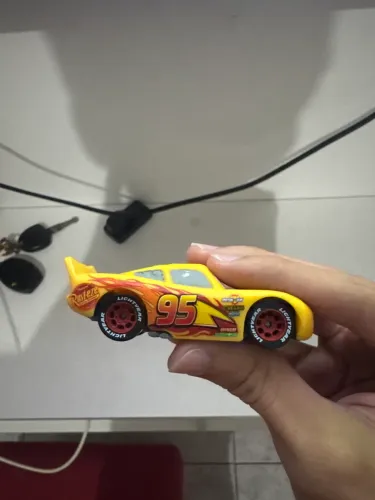 Mcqueen que muda de cor na água