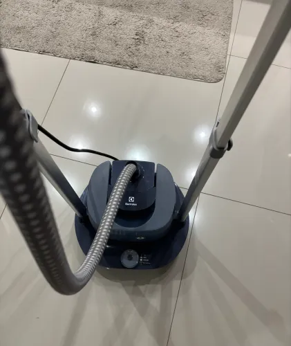Ferro a vapor Electrolux
