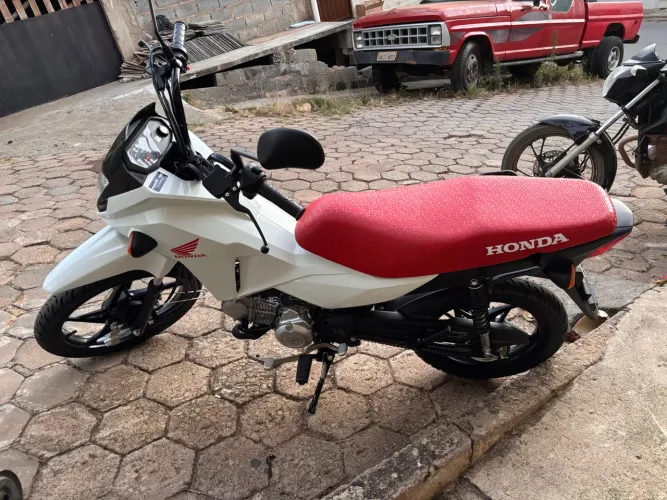 Vendo pop 110 zero km emplacada aceito proposta até troca com minha análise