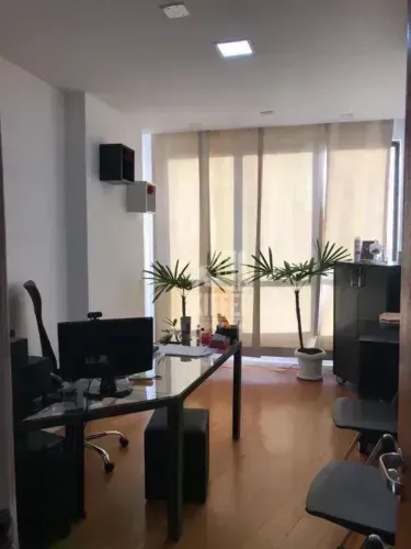 Sala Comercial à Venda no Centro de Niterói | Montada | Vista Mar e Ponte