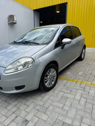 Fiat Punto Attractive 1.4 Fire Flex 8V 5P 2011