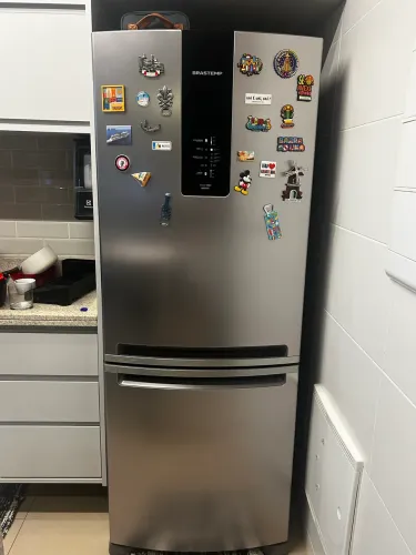 Geladeira Inverse com Painel Digital turbo freezer
