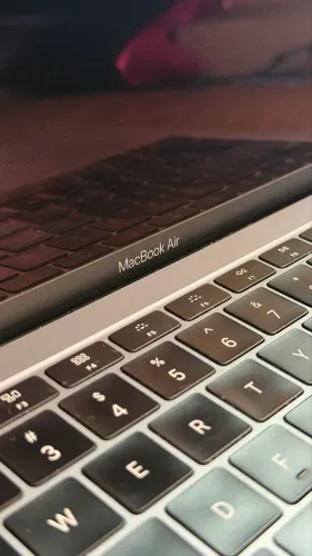 MacBook Air 13? Retina 2019 | Intel Core i5 | 8GB RAM | SSD 128GB