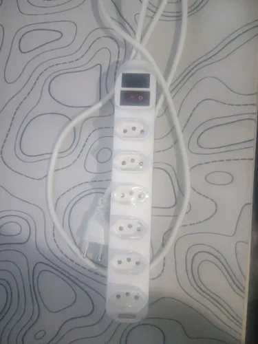 ? FILTRO DE LINHA / EXTENSÃO 6 TOMADAS ?