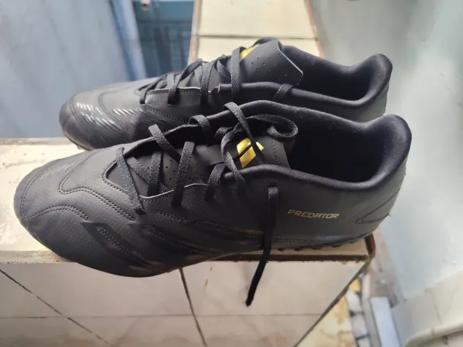 Chuteira Adidas Predator