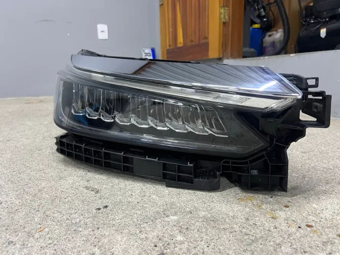 Farol Honda City Touring lado direito 2022 até 2025