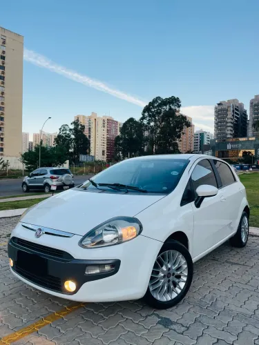 Fiat Punto Essence 1.6 Flex 16V 5P 2014