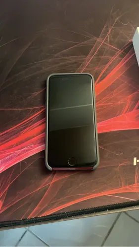 iPhone SE2 red 64gb - Caixa e Nota Fiscal, nunca aberto.