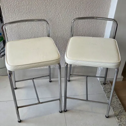Par de banquetas cromadas Tok & Stok