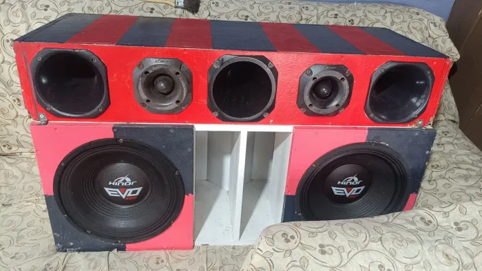 Troco par de falantes 550 rms por mais potente