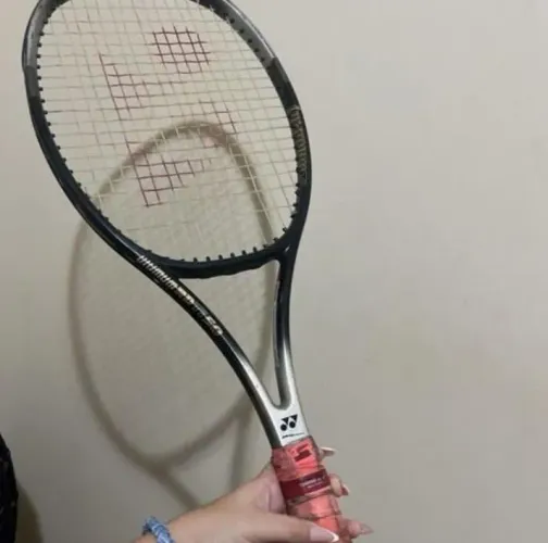Raquete de Tênis Yonex Ultimum RD Ti 50 - Grafite e Titânio (Made in Japan)