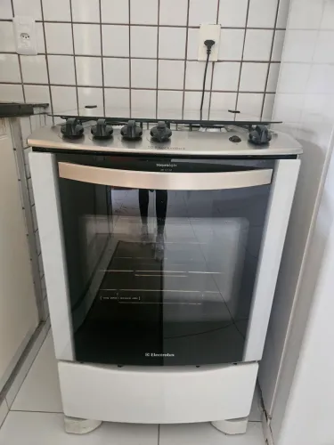 Fogão Electrolux com acendedor automático