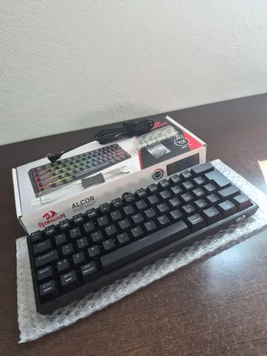 Teclado Mecânico Sem Fio Redragon Alcor 60%