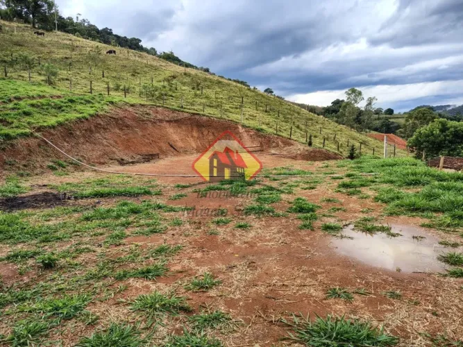 Refúgio na Serra: Terreno em Piranguçu, Clima Ameno e Próximo a Campos do Jordão