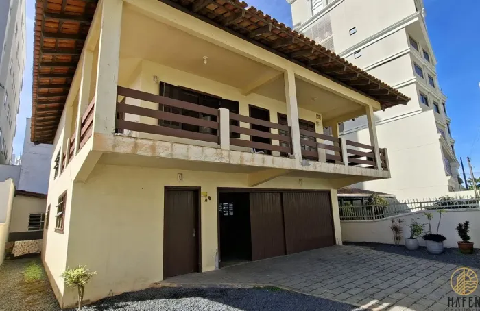 Sobrado/Terreno à 50mts do Mar no Bairro Gravatá em Navegantes/SC