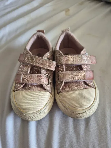 Tênis brilhoso rosa infantil 