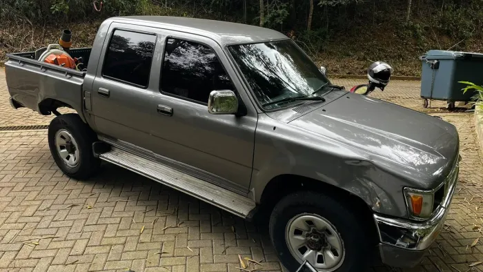 Toyota Hilux CD SR5 4X4 2.8 Diesel 1999