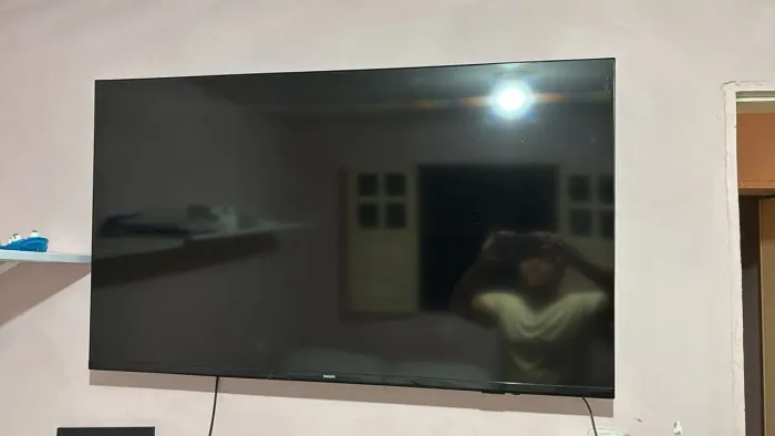 SmartTv 55 polegadas Pilipscom comando de voz ! Semi nova!!!