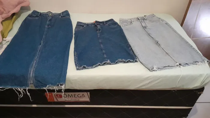 Três saias por 100 reais