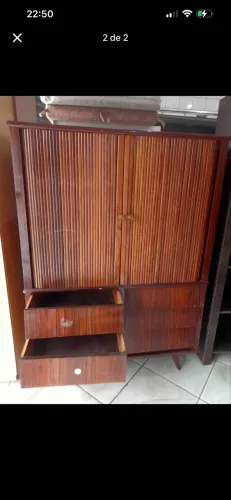 cômoda vintage de madeira