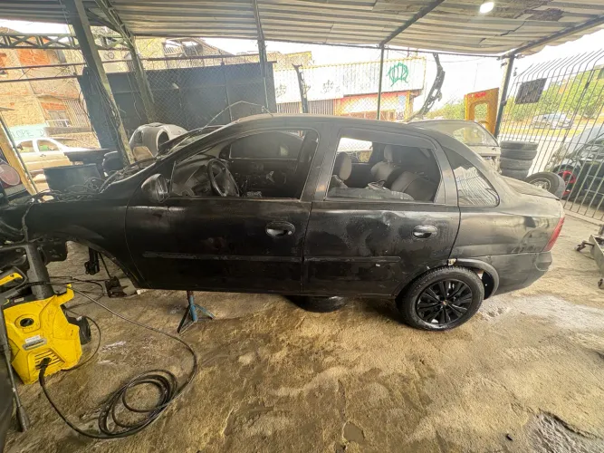 Sucata disponível de corda sedan 2006 1.8