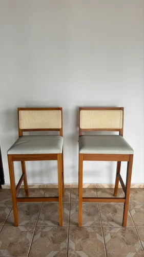 Cadeiras altas para bancada