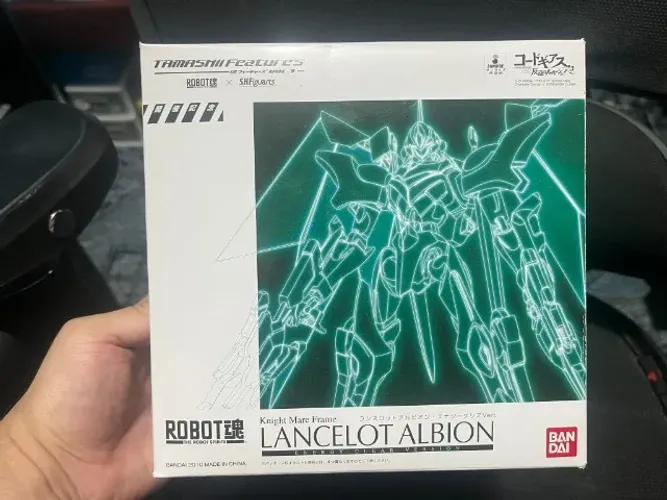 Bandai THE ROBOT SPIRITS Knight Mare Frame Lancelot Albion Energy Clear Version CODE GEASS