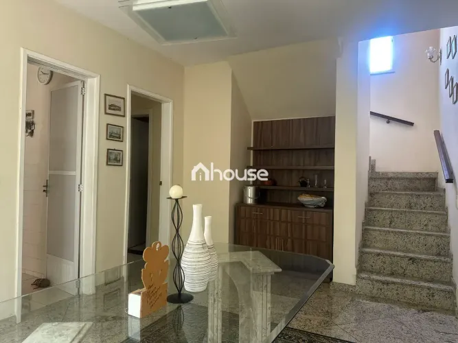 Casa de Condominio com jardim no entorno da casa - Rio Mar - Barra da Tijuca